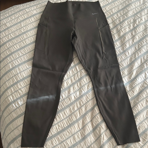 Nike Women's Dark Green/Gray Leggings - Picture 2 of 2